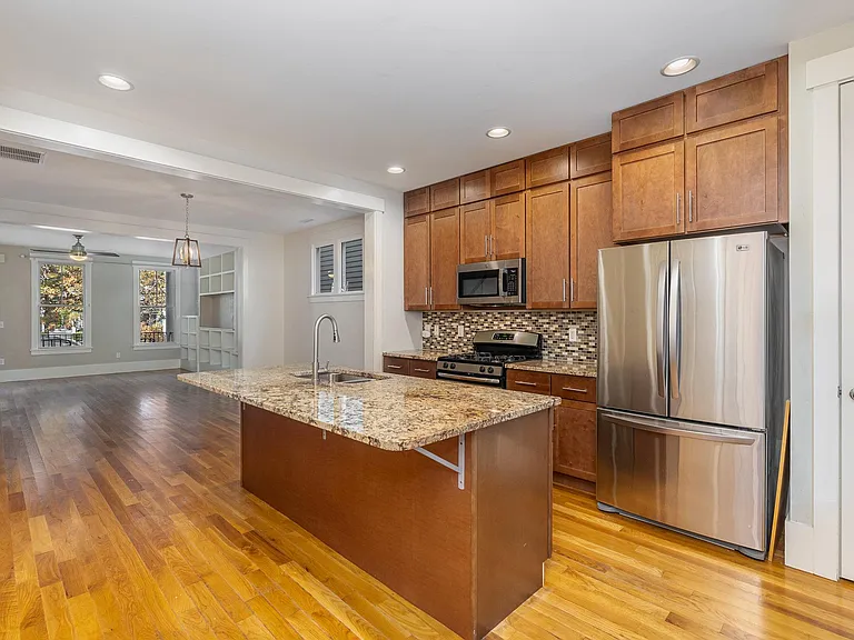1239 Great Ridge Pkwy — Photo 4