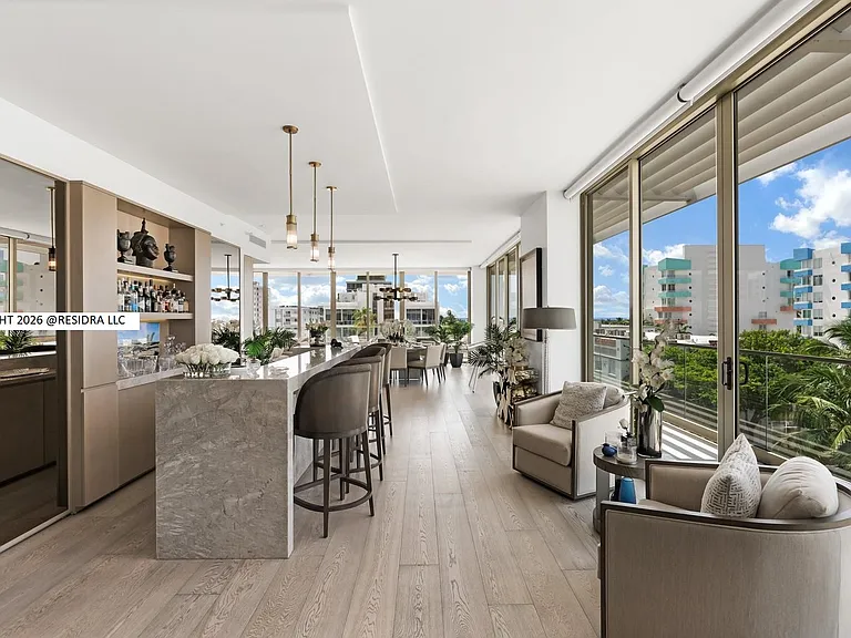 300 Collins Ave — Photo 8