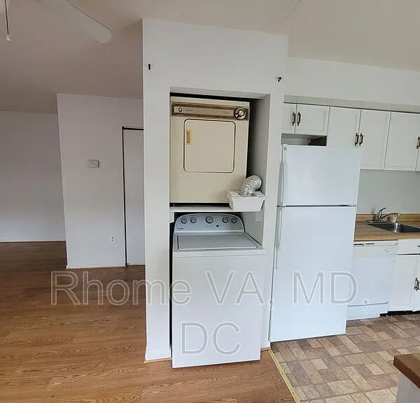 3220 S 28th St #204 — Photo 19