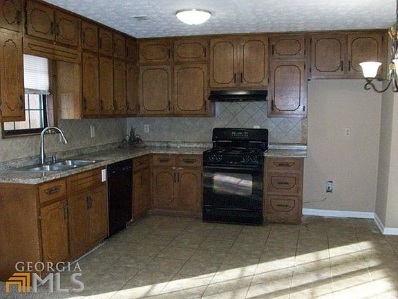 2nd image of 7495 Carlisle Dr