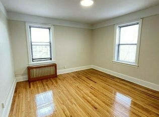 31-32 37th St #4R, Astoria, NY 11103
