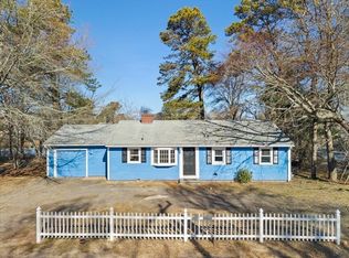 365 Phinneys Ln, Barnstable, MA 02630