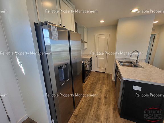 5th image of 850 N Eden Dr