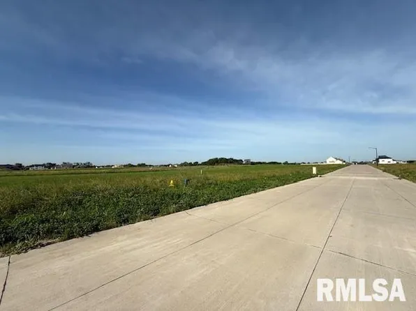 6865 Meghan Ave, Bettendorf, IA 52722