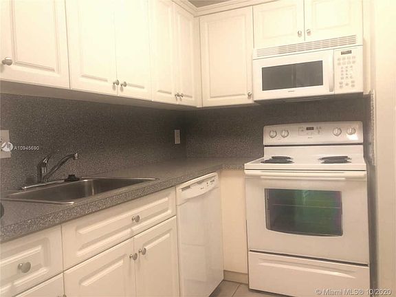 3rd image of 13714 SW 90th Ave #28