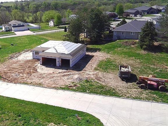 3rd image of 1201 Evergreen Rd