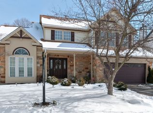 280 Meadow Lakes Blvd, Aurora, IL