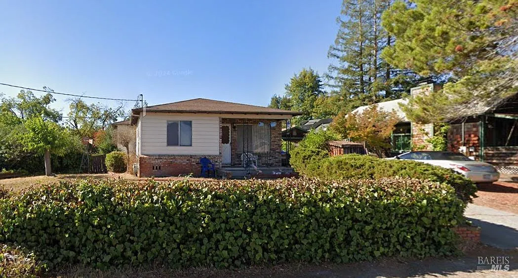 2598 Monterey Avenue photo 1