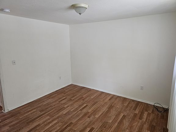 3rd image of 2215 Stone St #A