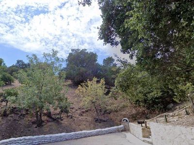 Caravan, Woodland Hills, CA, 91364