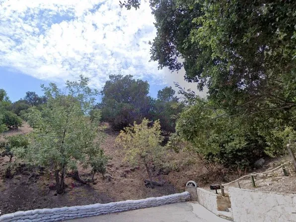 Caravan, Woodland Hills, CA 91364