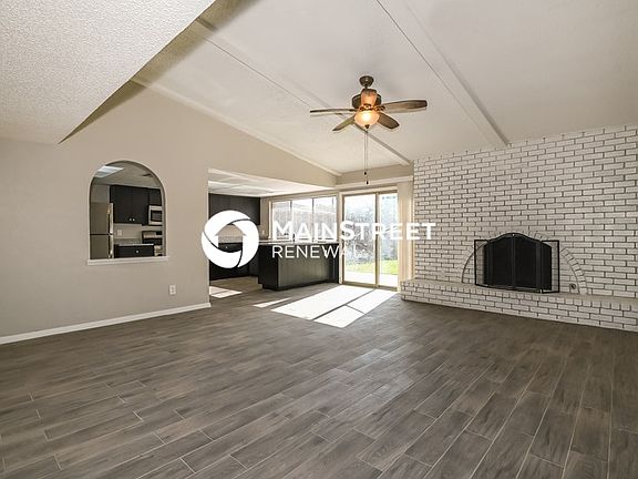 4th image of 450 Thistle Dr