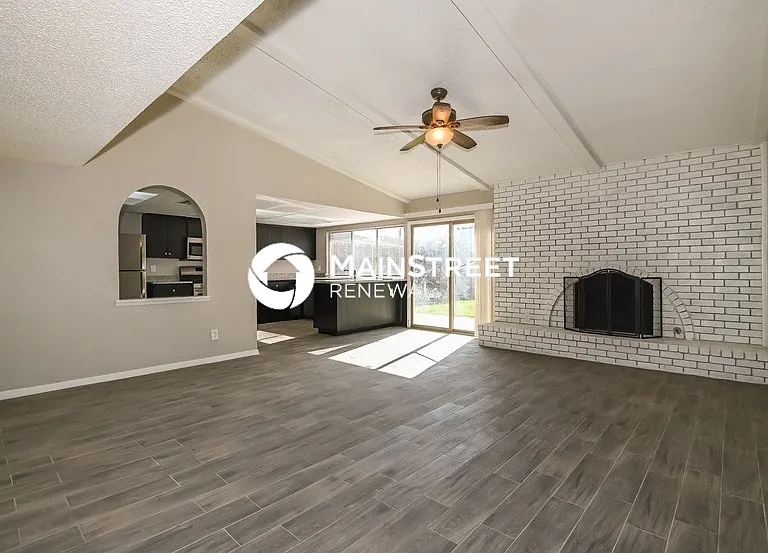 450 Thistle Dr — Photo 4