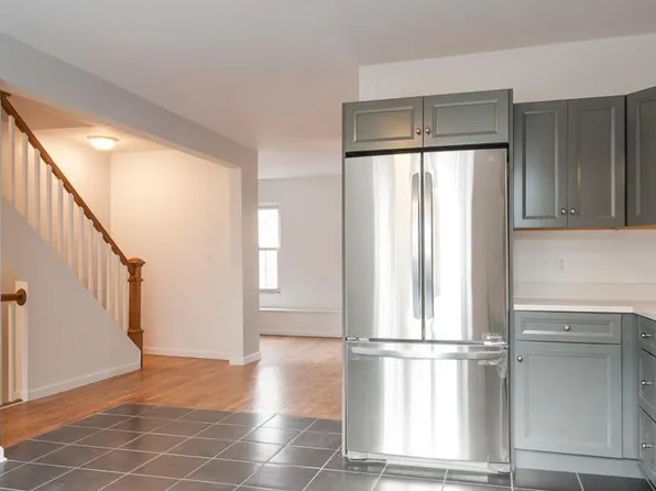 5438 Claybourne St #2, Pittsburgh, PA 15232