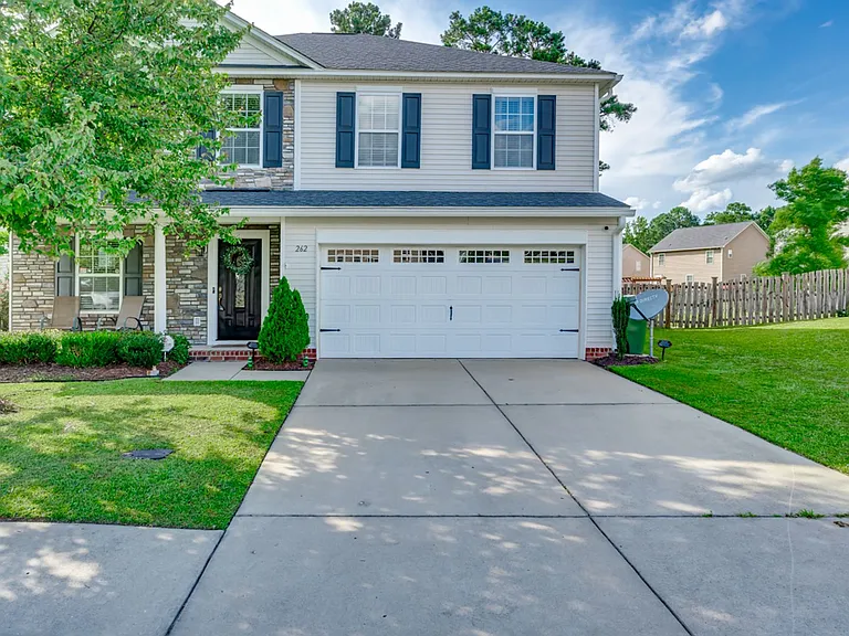 262 Whitton Ln — Photo 3