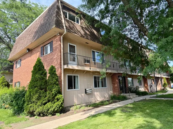 2302 Algonquin Rd APT 9, Rolling Meadows, IL 60008