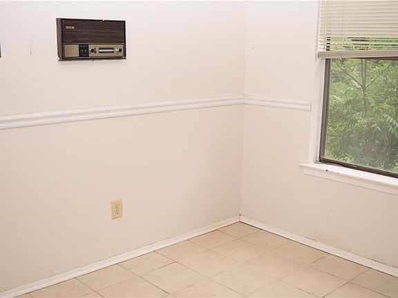 4th image of 5016 Churchill Ct