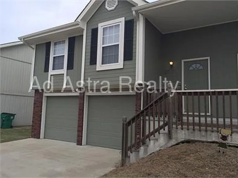 2517 Bent Oak Ct — Photo 1