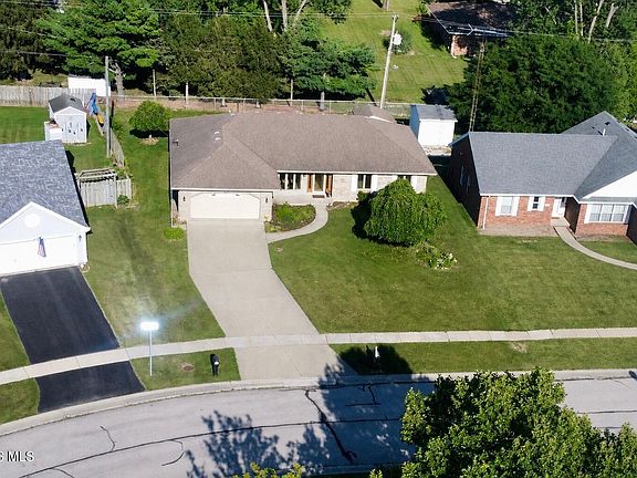 2nd image of 126 Luella Ave