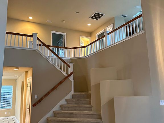 3rd image of 9482 Mereoak Cir