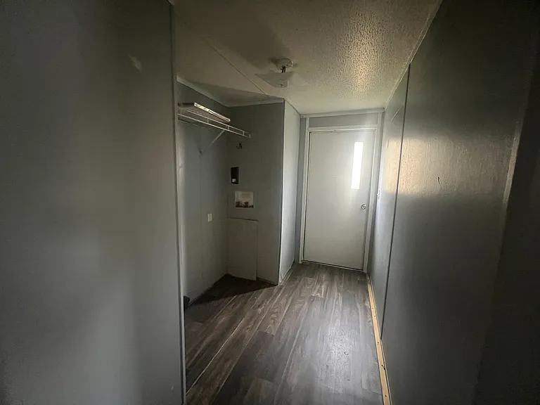 124 Middle Ave — Photo 6