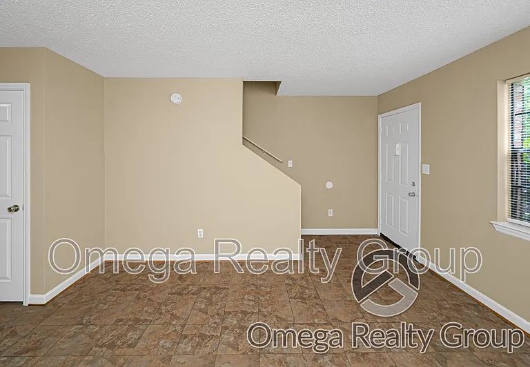 2109 Whetstone Ct — Photo 7