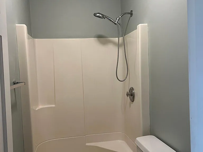 1566 Dewey Ave #2R — Photo 16