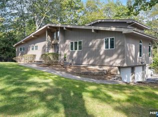 727 Rolling Hill Dr, River Vale, NJ 07675
