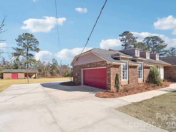 3rd image of 454 Woodberry Dr