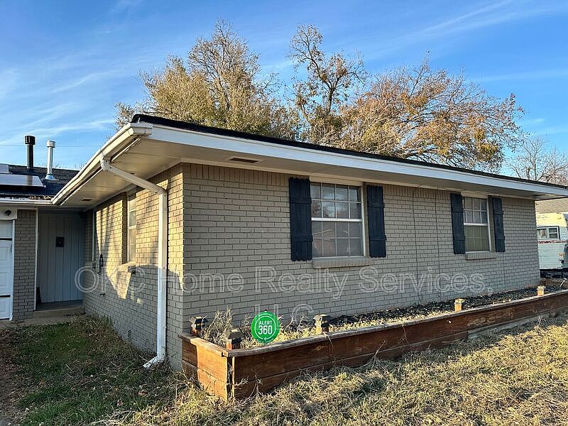1st image of 115 Thompson Dr