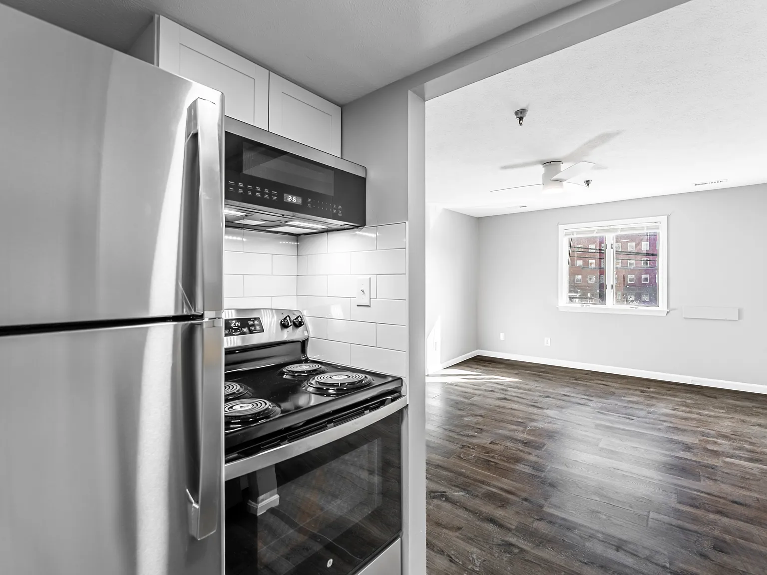301 1st Street - F — Photo 4