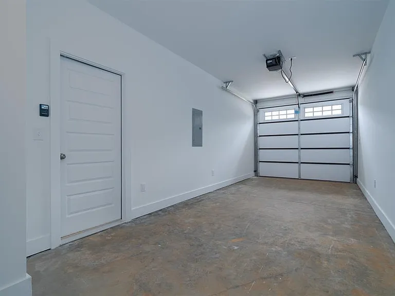22108 Cove Ln #3 — Photo 9