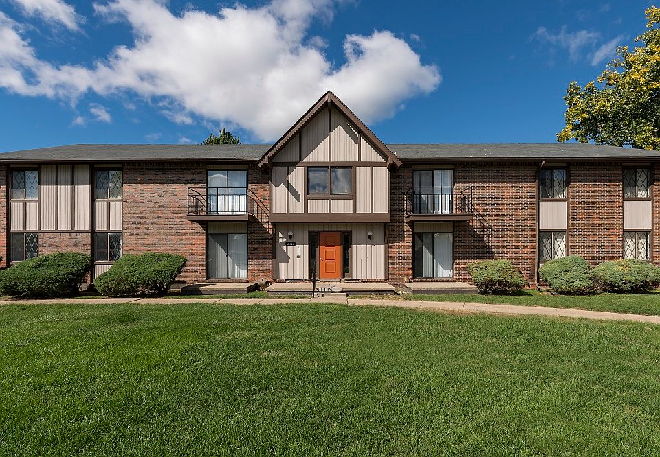 2nd image of 24310 Country Squire St APT 300