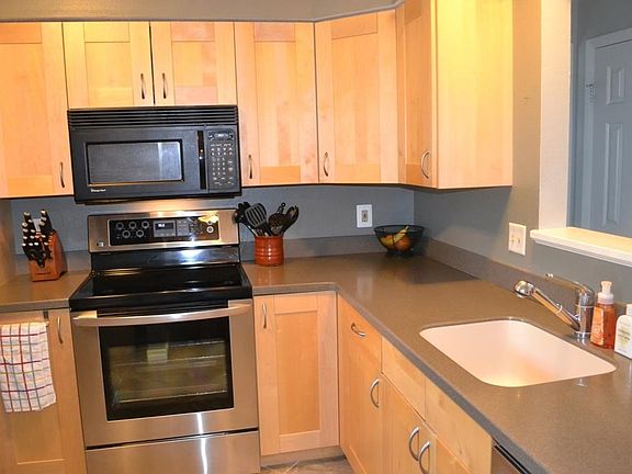 3rd image of 4107 Foxwood Dr S