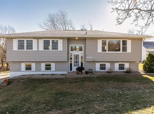 1511 Hillside Dr NW, Cedar Rapids, IA 52405