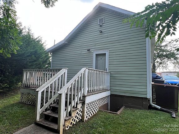 2nd image of 202 N Lackey St