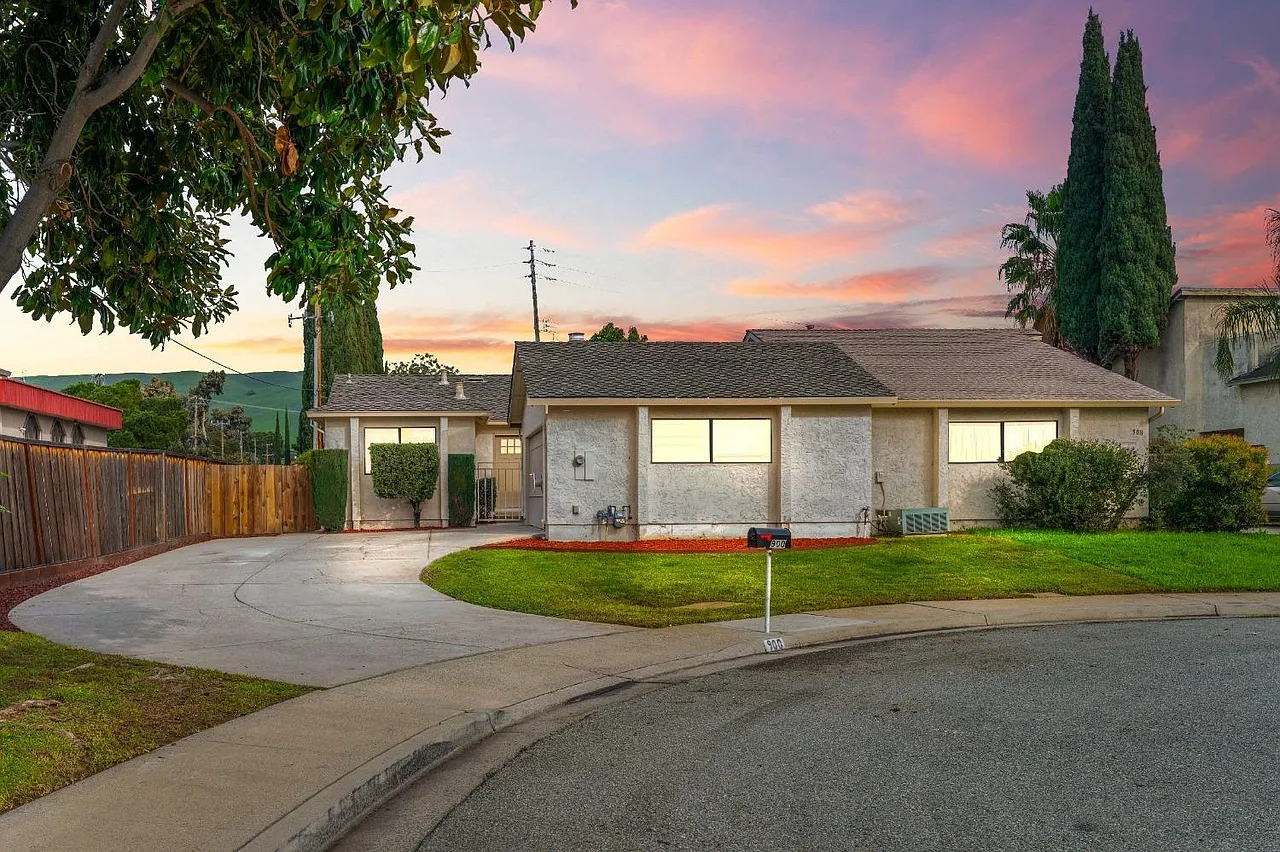 Courtland Ct, Milpitas — Photo 1