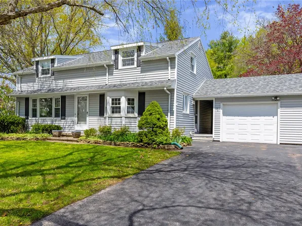 94 Thorncliff Rd, Spencerport, NY 14559