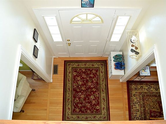 3rd image of 45952 Wren Ct