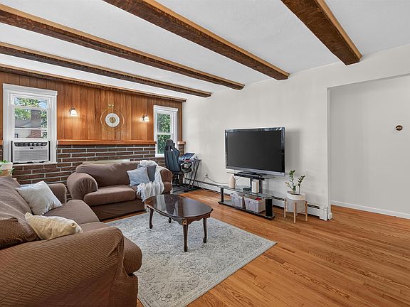 5th image of 2349 Colonial Dr