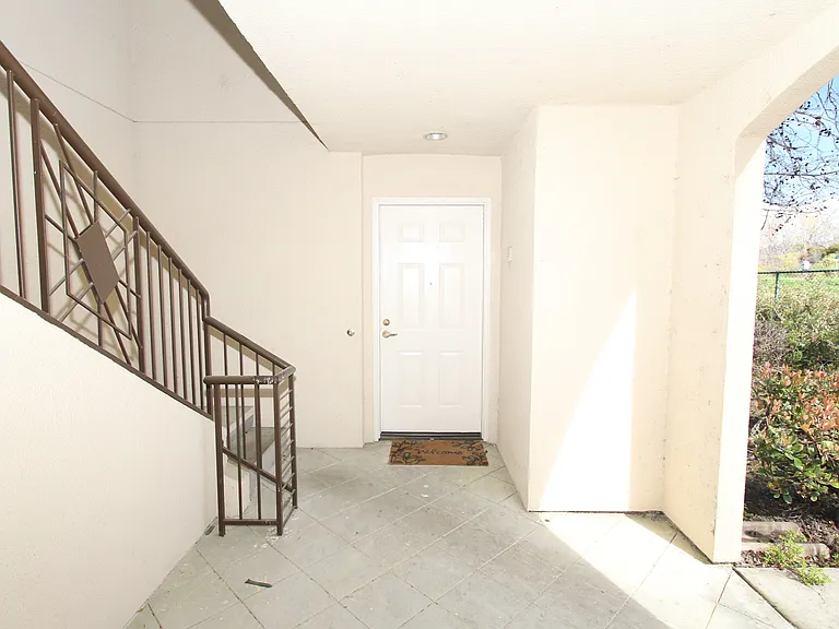 745 Overture Ct — Photo 4