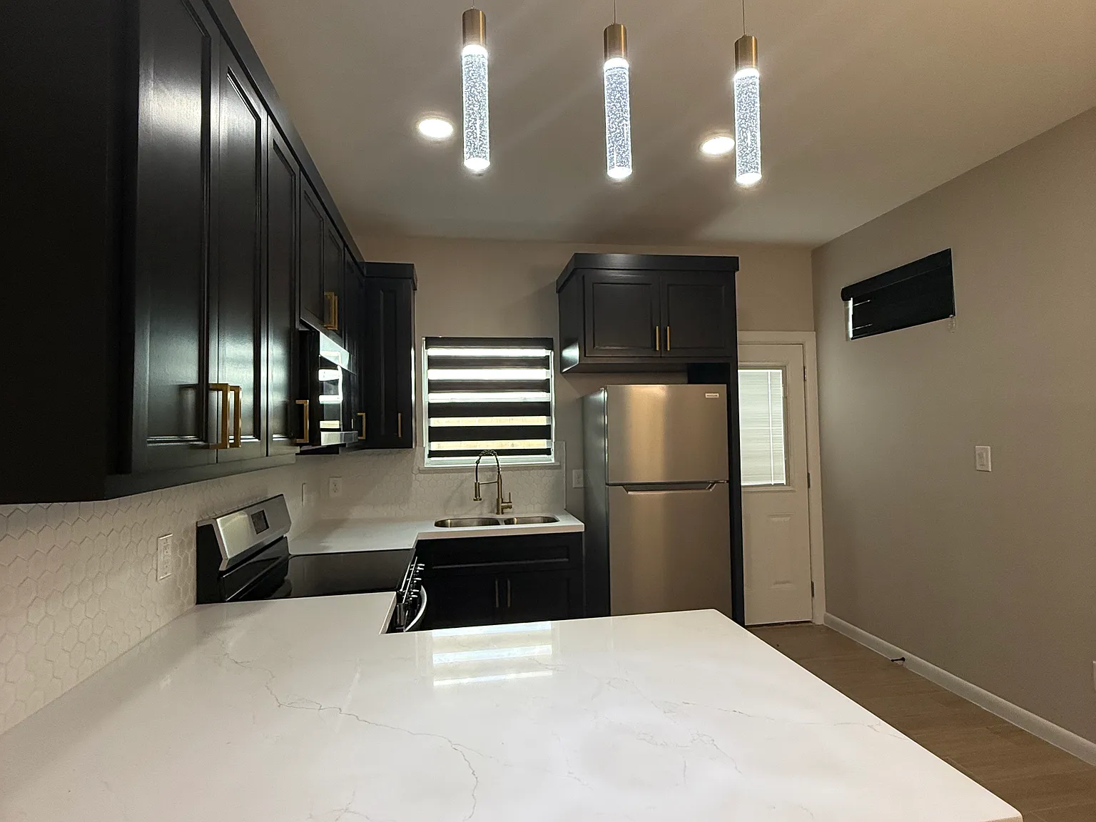 2 bed, 950 sqft, $1,250 — Photo 3
