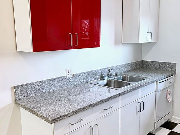 5th image of 3771 Vinton Ave APT 6