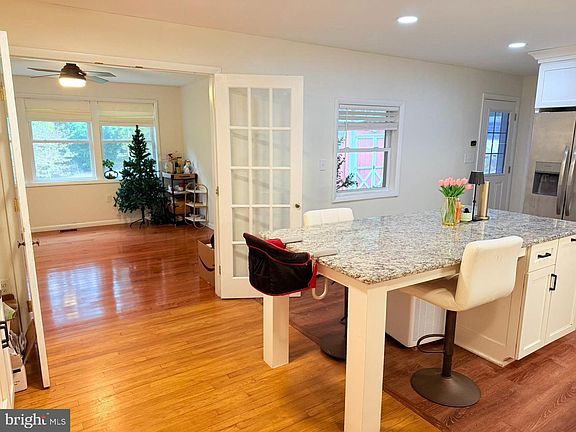 5th image of 242 Spring St