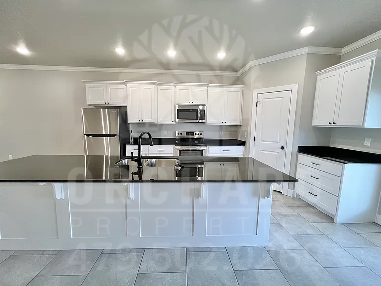 528 Bradford Dr #A — Photo 8