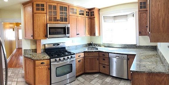 3rd image of 130 Davis St #1