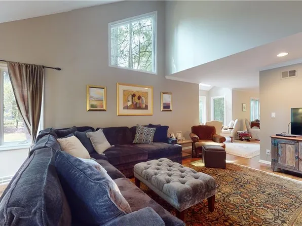 58 Ironwood Road #58, West Hartford, CT 06117