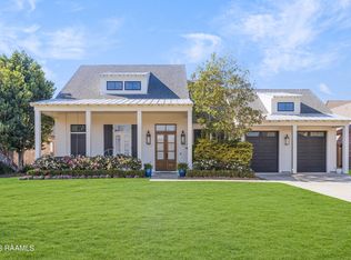122 Genna Ln, Youngsville, LA 70592