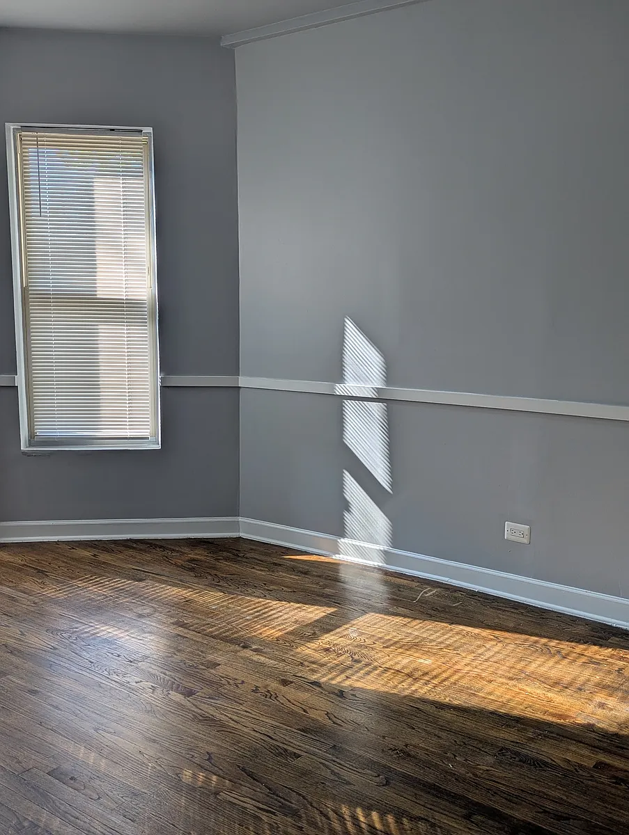 Building Photo - 6401 S Saint Lawrence Ave #1