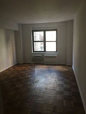 Rented by Solil Management | media 2